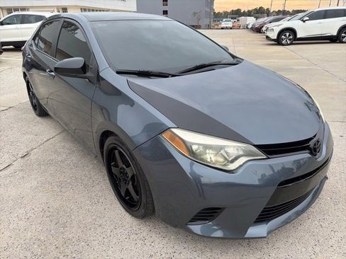 Used 2016 Toyota Corolla LE image 4