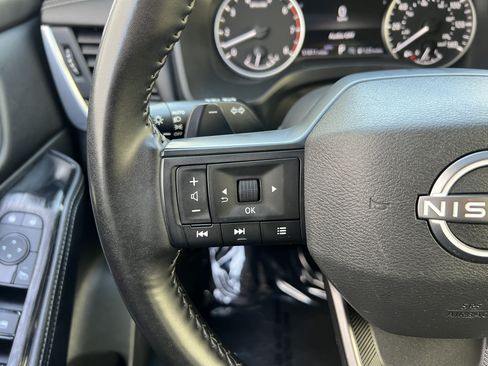 Used 2025 Nissan Rogue SV AWD/4WD image 25