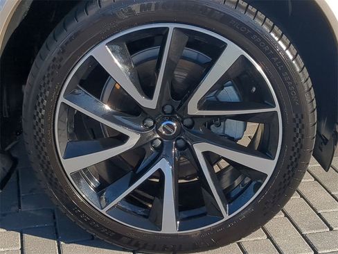 Used 2024 Volvo XC90 B6 Plus w/ Protection Package image 12