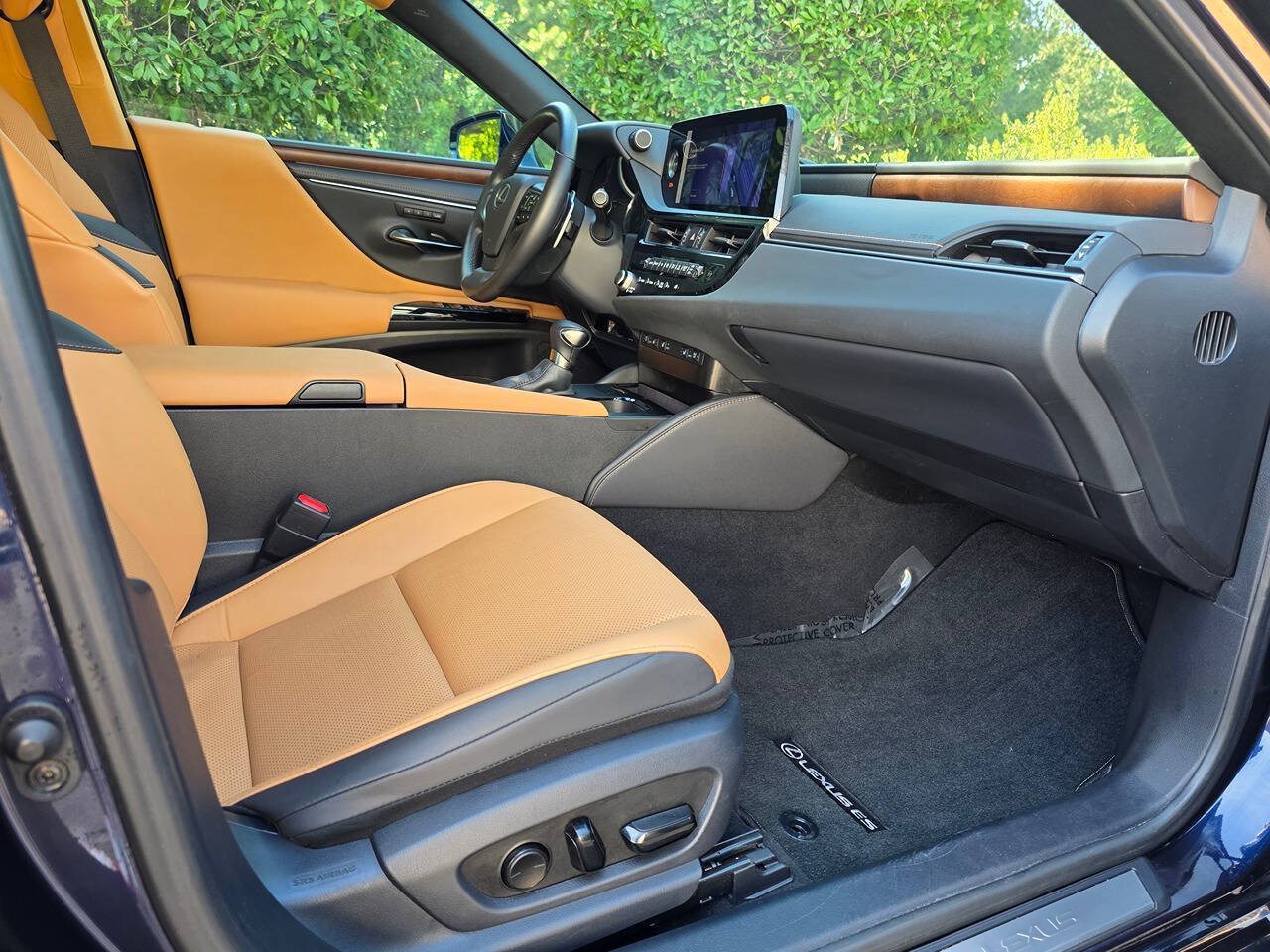 Used 2024 Lexus ES 300h w/ Premium Package FWD image 36