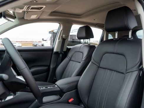 Used 2025 Honda HR-V EX-L image 16