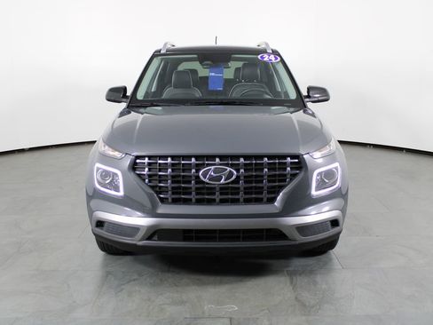 Certified 2024 Hyundai Venue Limited FWD image 14