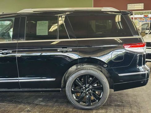 Used 2023 Lincoln Navigator Reserve w/ Monochromatic Package AWD/4WD image 16