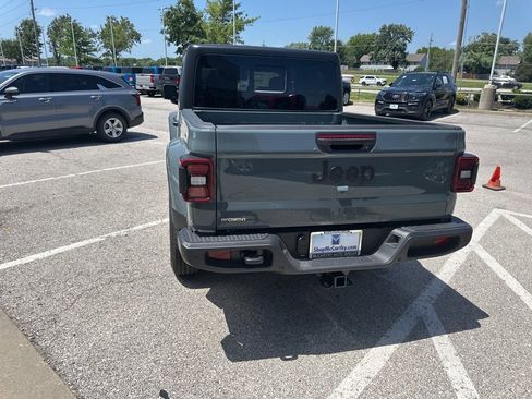 New 2025 Jeep Gladiator Sport image 24