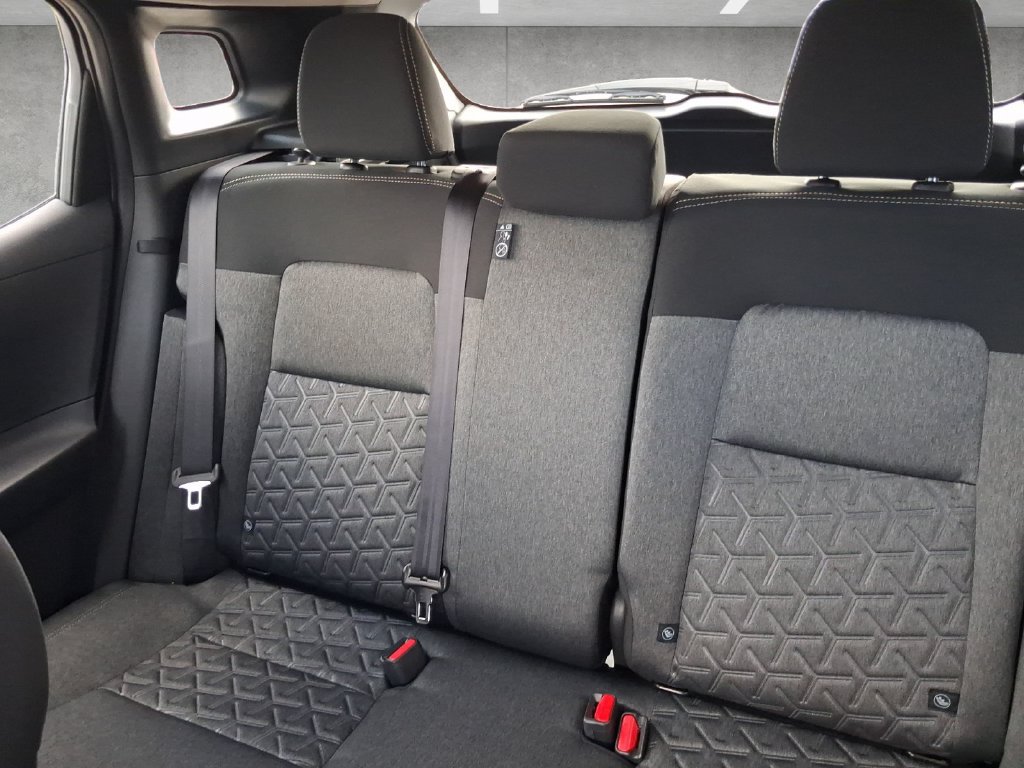 New 2027 Nissan Kicks SV FWD image 23
