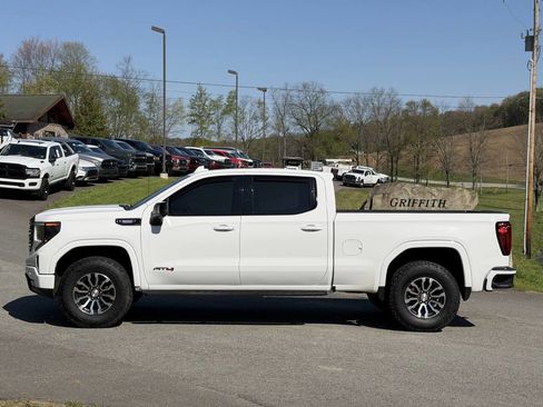Used 2022 GMC Sierra 1500 AT4 w/ AT4 Premium Package AWD/4WD image 2