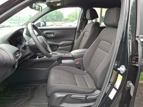 Used 2024 Honda HR-V Sport image 11