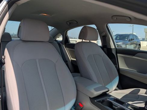 Used 2017 Hyundai Sonata SE FWD image 11