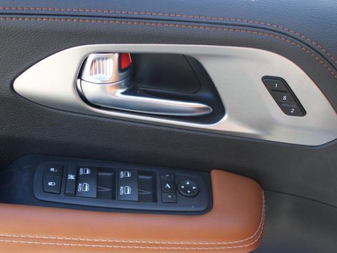 New 2026 Chrysler Pacifica Pinnacle image 10