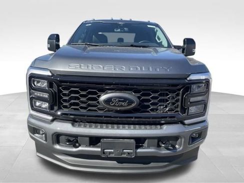 New 2026 Ford F250 Lariat w/ Black Appearance Package AWD/4WD image 9