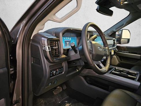 New 2026 Ford F250 Lariat w/ Chrome Package image 3