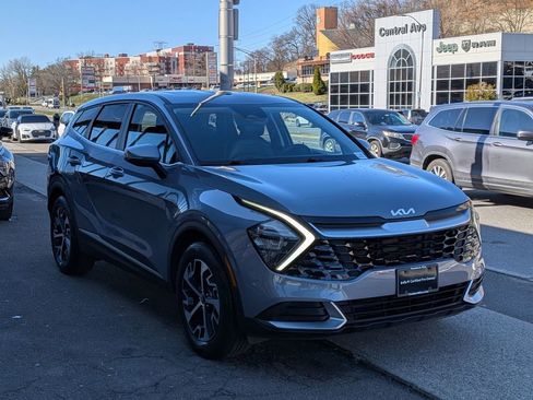 Certified 2023 Kia Sportage EX image 4