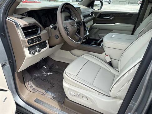 New 2026 GMC Yukon XL Denali w/ Denali Reserve Package AWD/4WD image 16