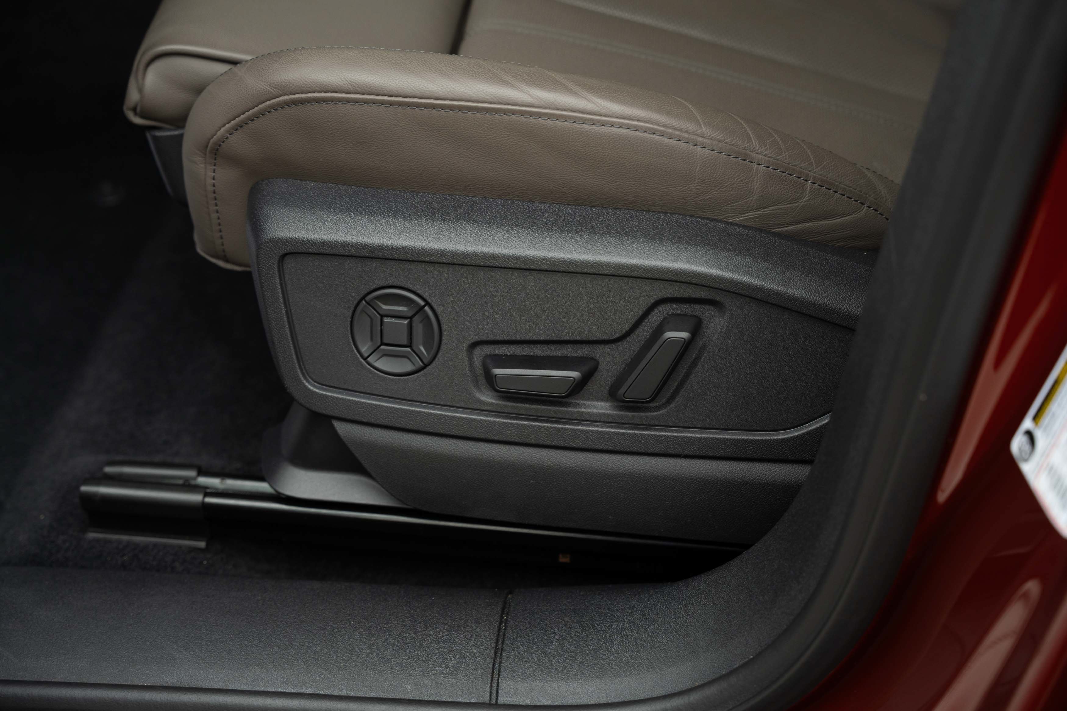 Certified 2025 Audi Q5 Premium Plus AWD/4WD image 17