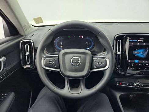 Certified 2025 Volvo XC40 B5 Plus image 21