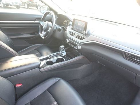 Used 2024 Nissan Altima 2.5 SR image 10