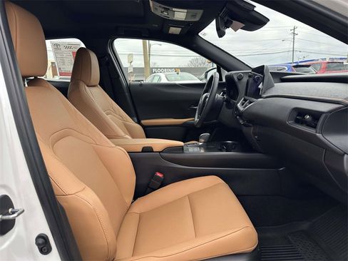 Used 2025 Lexus UX 300h AWD image 13