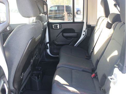 Used 2024 Jeep Wrangler Unlimited Rubicon image 30