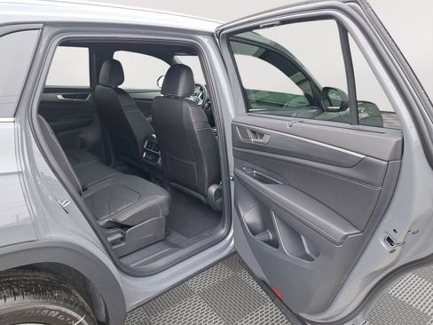 New 2025 Volkswagen Atlas Cross Sport SE image 15