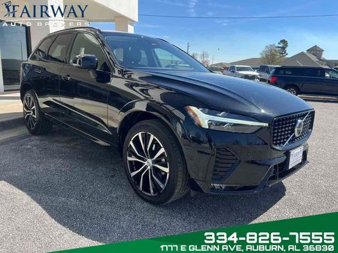 Used 2023 Volvo XC60 B5 Plus image 4
