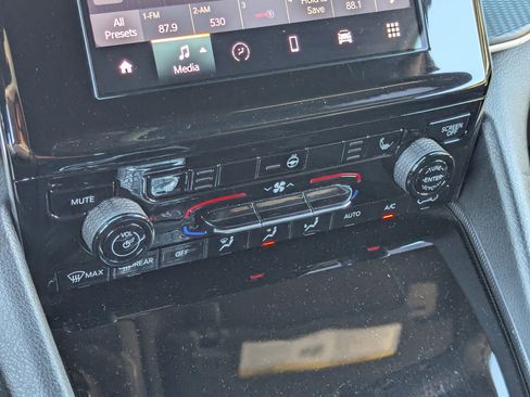 Used 2023 Jeep Grand Cherokee Altitude AWD/4WD image 26