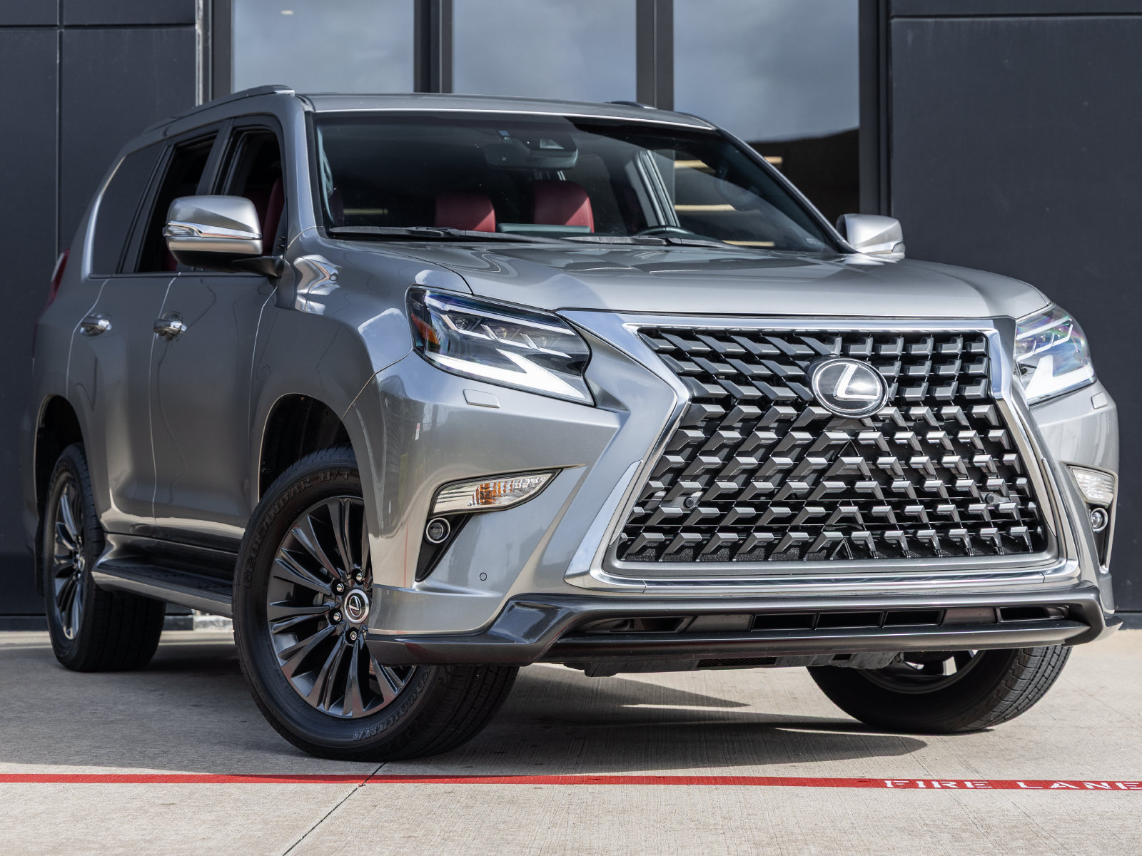 Used 2022 Lexus GX 460 Premium w/ Accessory Package AWD/4WD image 2