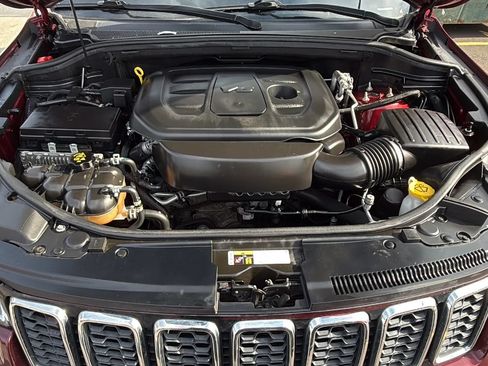 Used 2020 Jeep Grand Cherokee Limited AWD/4WD image 23