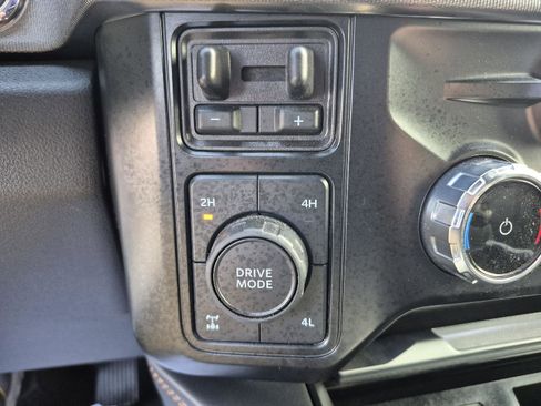 Certified 2024 Ford F250 Platinum image 17