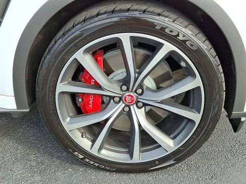 Used 2021 Jaguar F-PACE SVR image 9