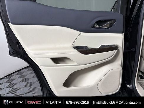 Used 2023 GMC Acadia Denali w/ Black Diamond Edition image 21