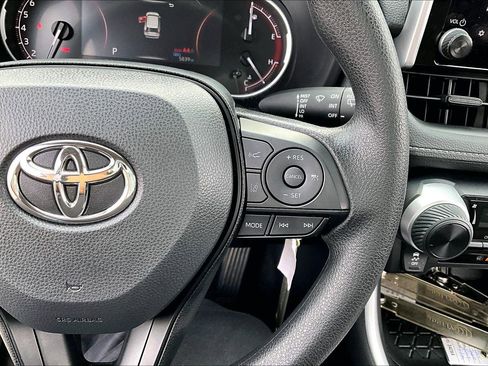 Certified 2025 Toyota RAV4 LE image 17