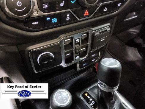 Used 2023 Jeep Wrangler Unlimited Sahara w/ Cold Weather Group AWD/4WD image 37