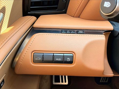 Used 2021 Lexus LC 500 image 34