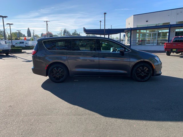 Used 2018 Chrysler Pacifica L FWD image 7