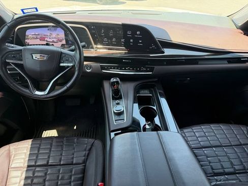 Used 2023 Cadillac Escalade Premium Luxury Platinum RWD image 11