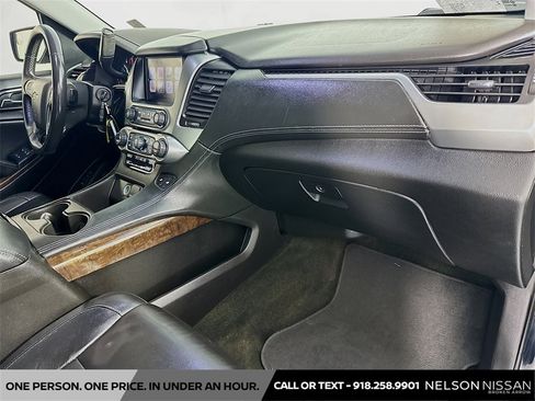 Used 2018 Chevrolet Suburban LT image 31