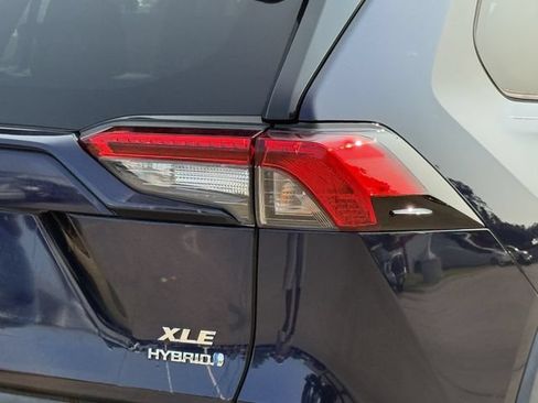 Used 2022 Toyota RAV4 XLE w/ Convenience Package AWD/4WD image 7