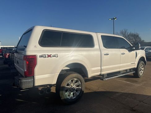 Used 2019 Ford F250 Lariat w/ Chrome Package image 5