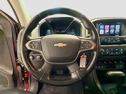 Used 2018 Chevrolet Colorado Z71 AWD/4WD image 11