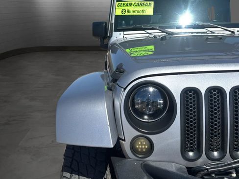 Used 2014 Jeep Wrangler Unlimited Sahara w/ Connectivity Group AWD/4WD image 29
