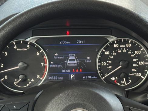 Used 2025 Nissan Altima 2.5 SV FWD image 41
