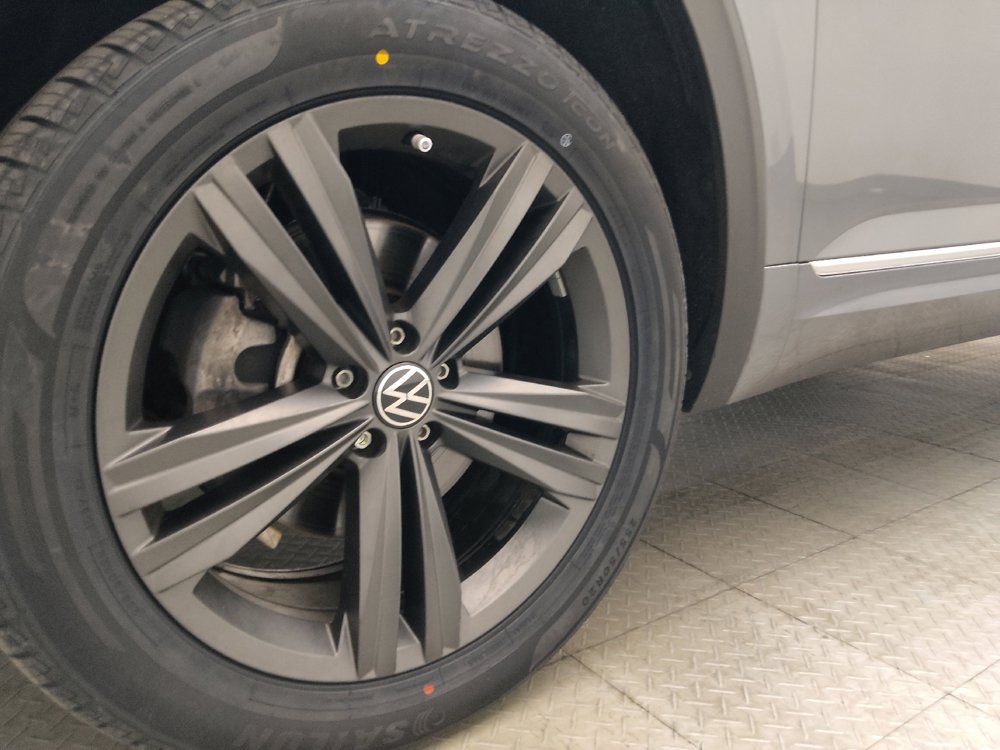 Used 2021 Volkswagen Atlas SE w/ Panoramic Sunroof Package FWD image 31