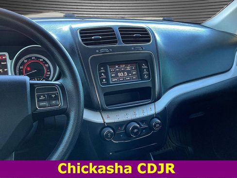 Used 2020 Dodge Journey SE image 9