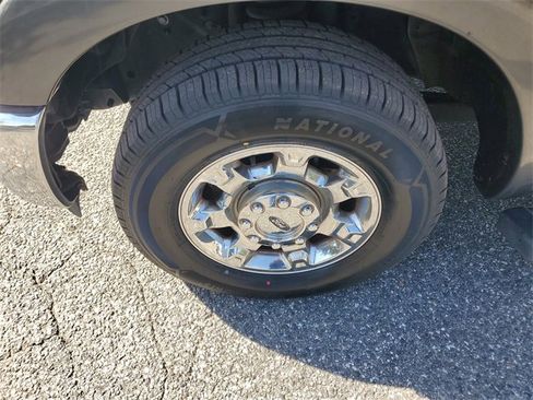 Used 2016 Ford F250 Lariat w/ Chrome Package image 5