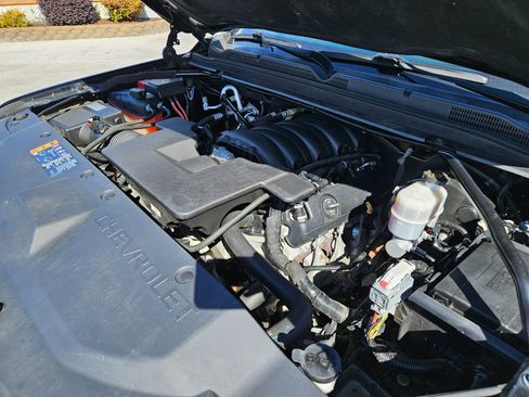 Used 2020 Chevrolet Tahoe LT image 25