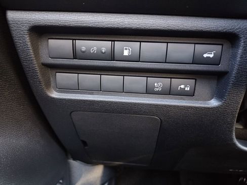 New 2025 Mitsubishi Outlander SE image 24