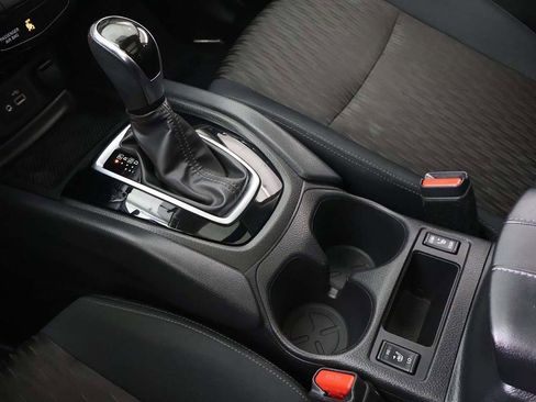 Used 2018 Nissan Rogue SV w/ Sun & Sound Touring Package image 52