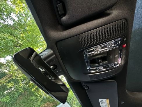 Used 2022 Mercedes-Benz GLB 250 4MATIC image 35