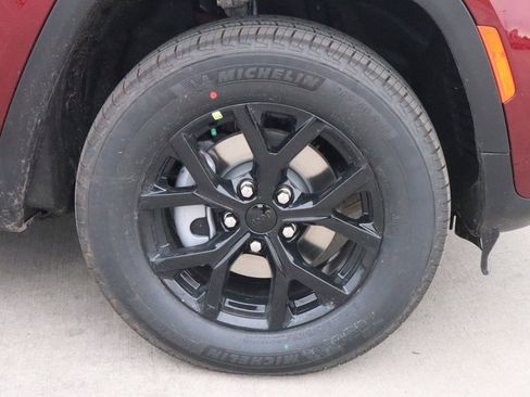 New 2026 Jeep Grand Cherokee Laredo image 19