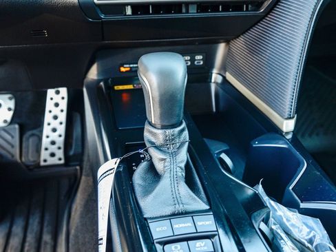 Used 2026 Toyota Camry SE image 28